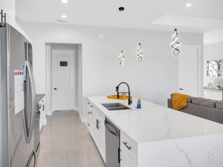 Casa Sevilla, Heated Pool, Sleeps 9, 4B3B 케이프코럴 외부 사진